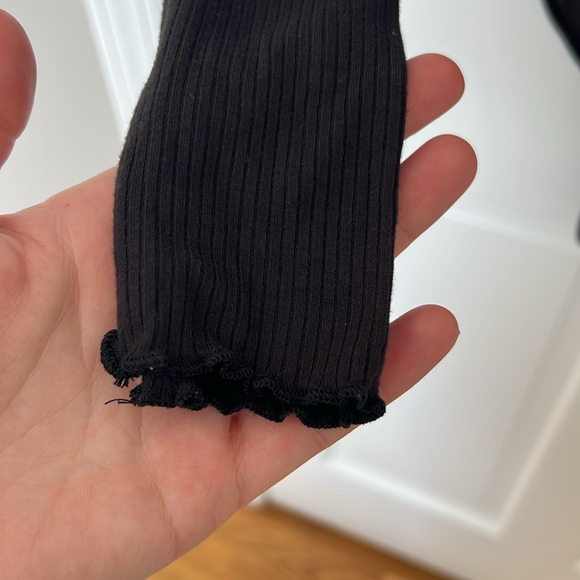 Hollister Ribbed Lettuce Trim Bodysuit - Picture 5 of 6